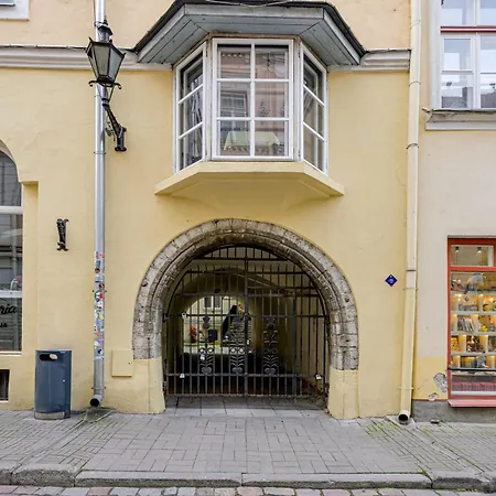 Old Hanza Apartment Tallinn