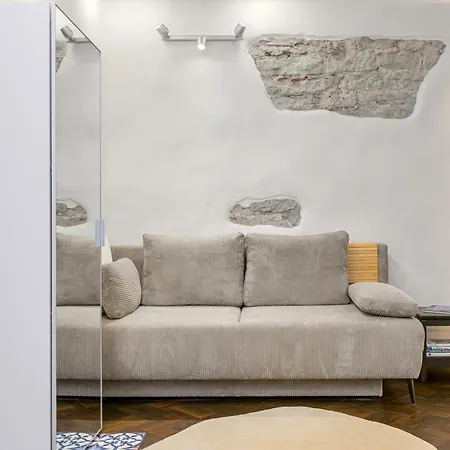 Old Hanza Apartman